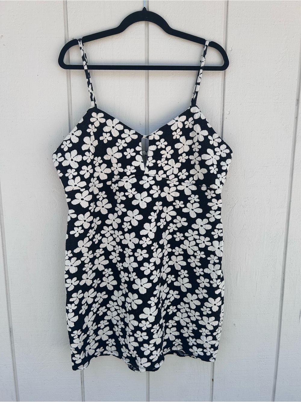 Sweet wild fable Black and White Floral Print spaghetti strap dress size xxl